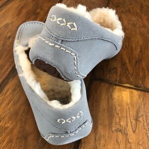 Koolaburra by Ugg Suede and Shearling Indoor/Outdoor Moccasins Light Blue 9M